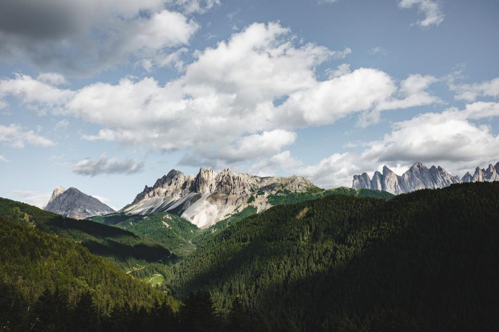 Free Image of Majestic Mountain Range With Clouds 