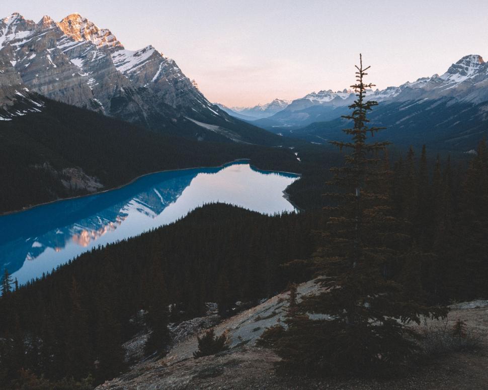 Free Image of Majestic Mountain Range and Lake View 