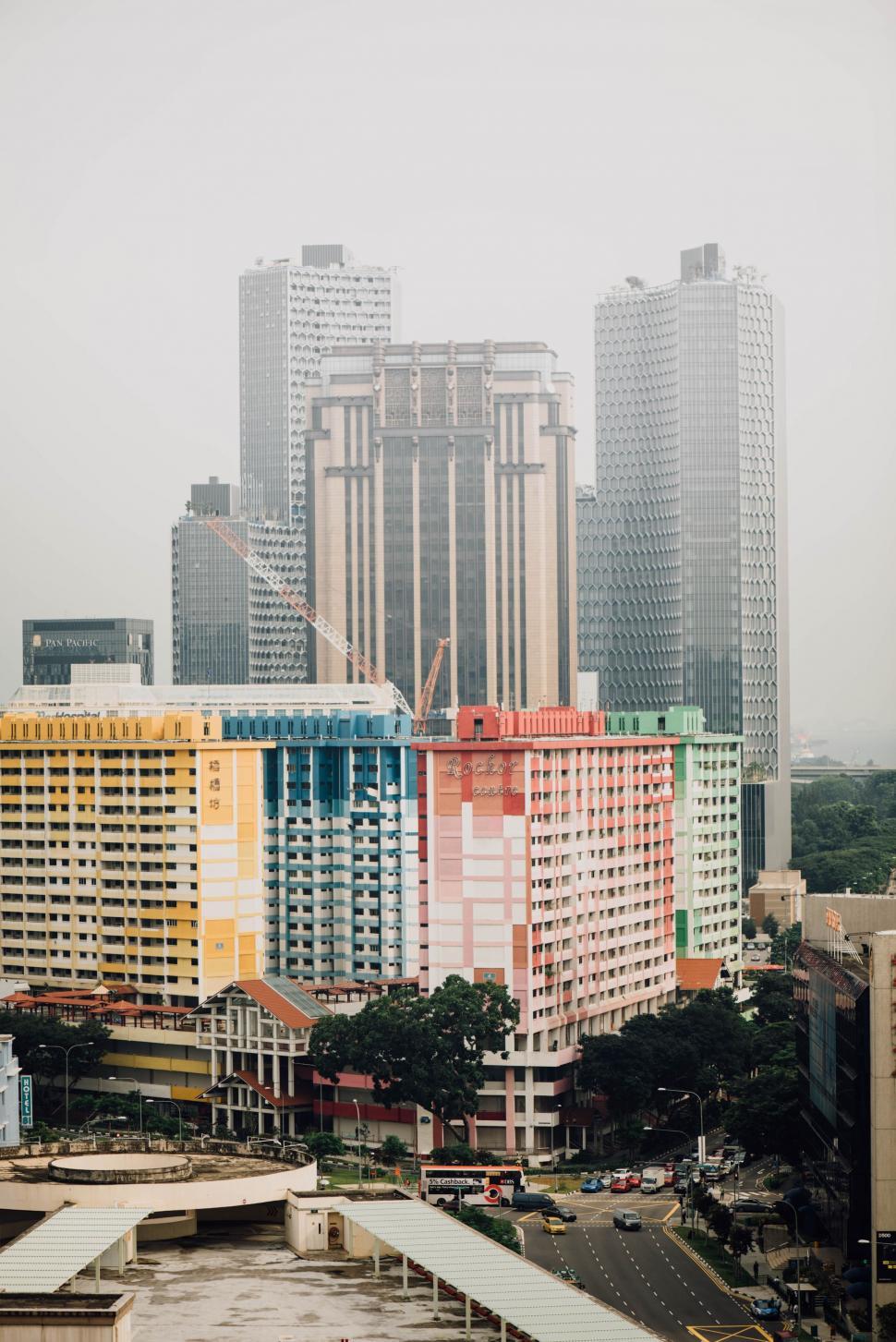 Free Image of Urban Skyline With Tall Buildings 