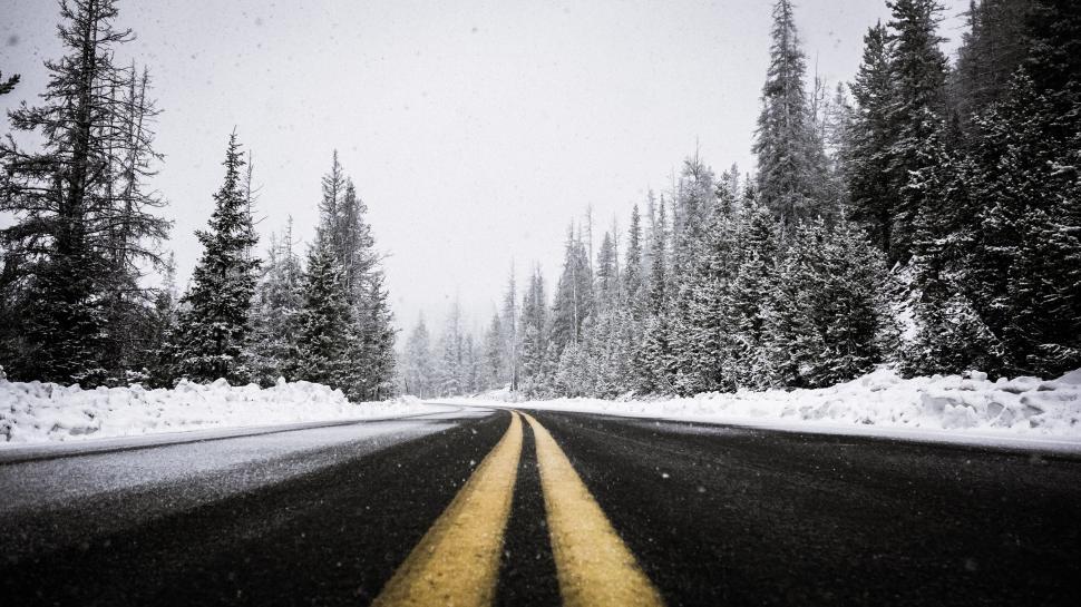 Free Image of Snowy Road in Black and White 