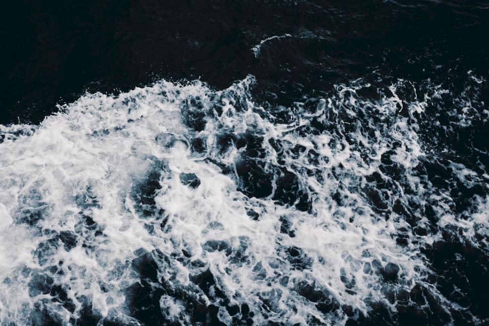 Free Image of Boat Sailing in the Ocean 