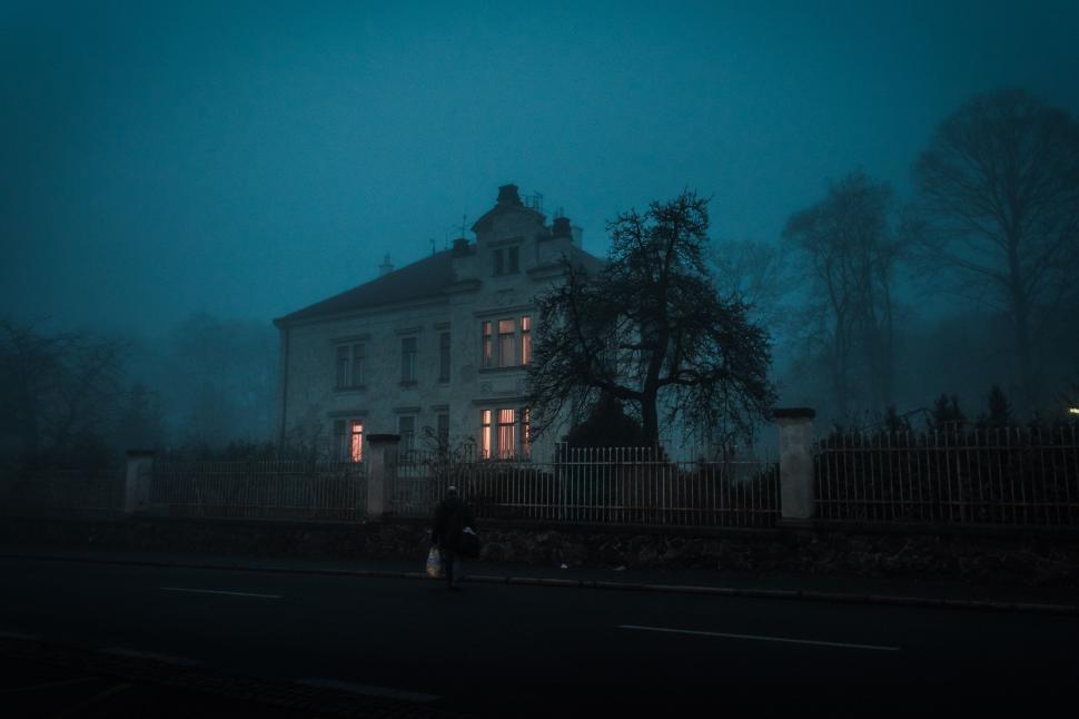 Free Image of Large White House on Side of Road 