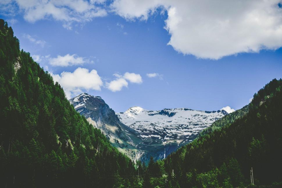 Free Image of Majestic Mountain Range Viewed From Lake 