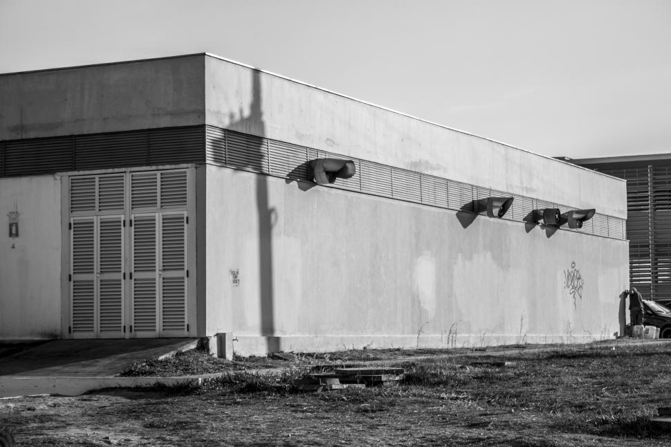 Free Image of Historic Black and White Building in Urban Setting 