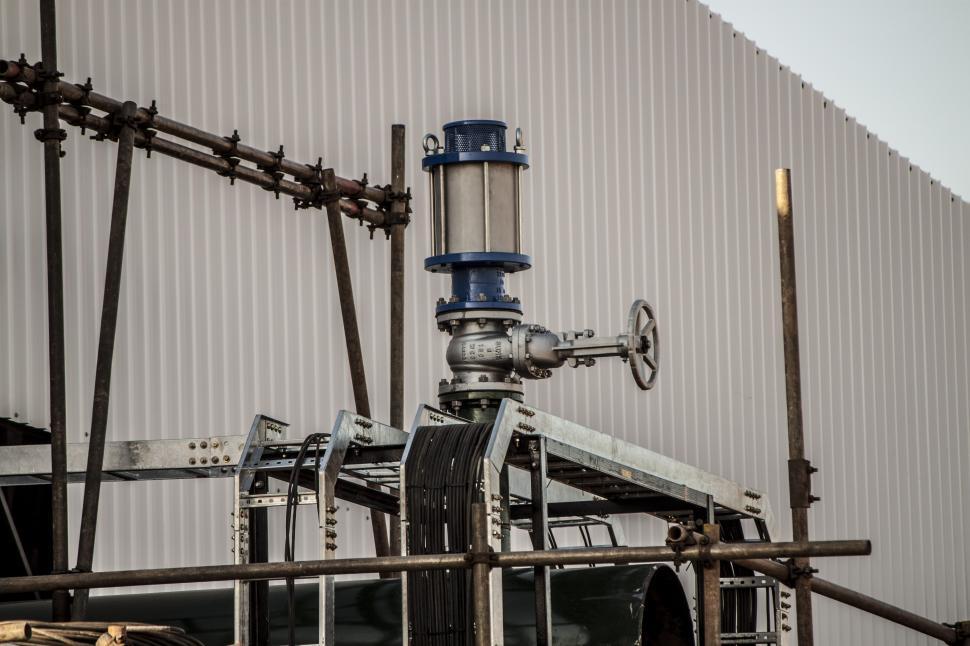 Free Image of Valve Control 