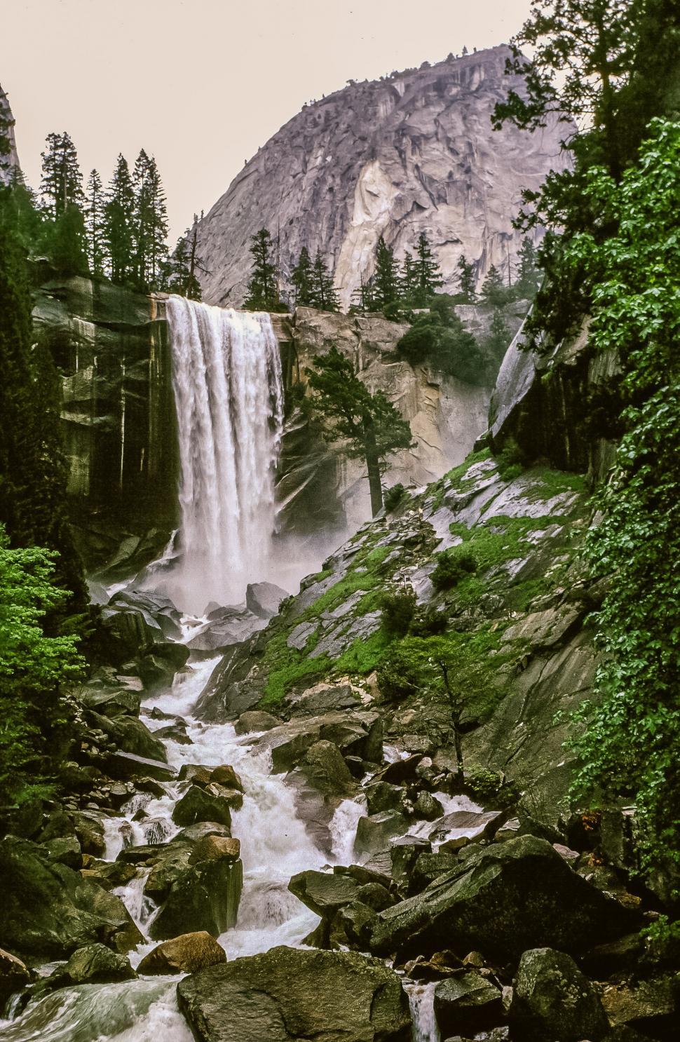 Free Image of Vernal Falls 