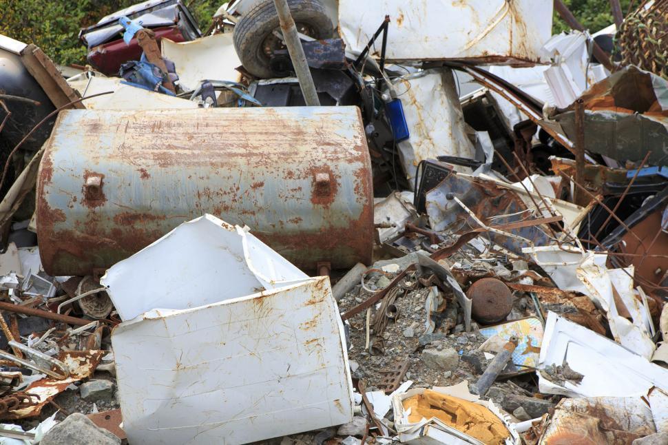 Free Image of Roadside garbage 