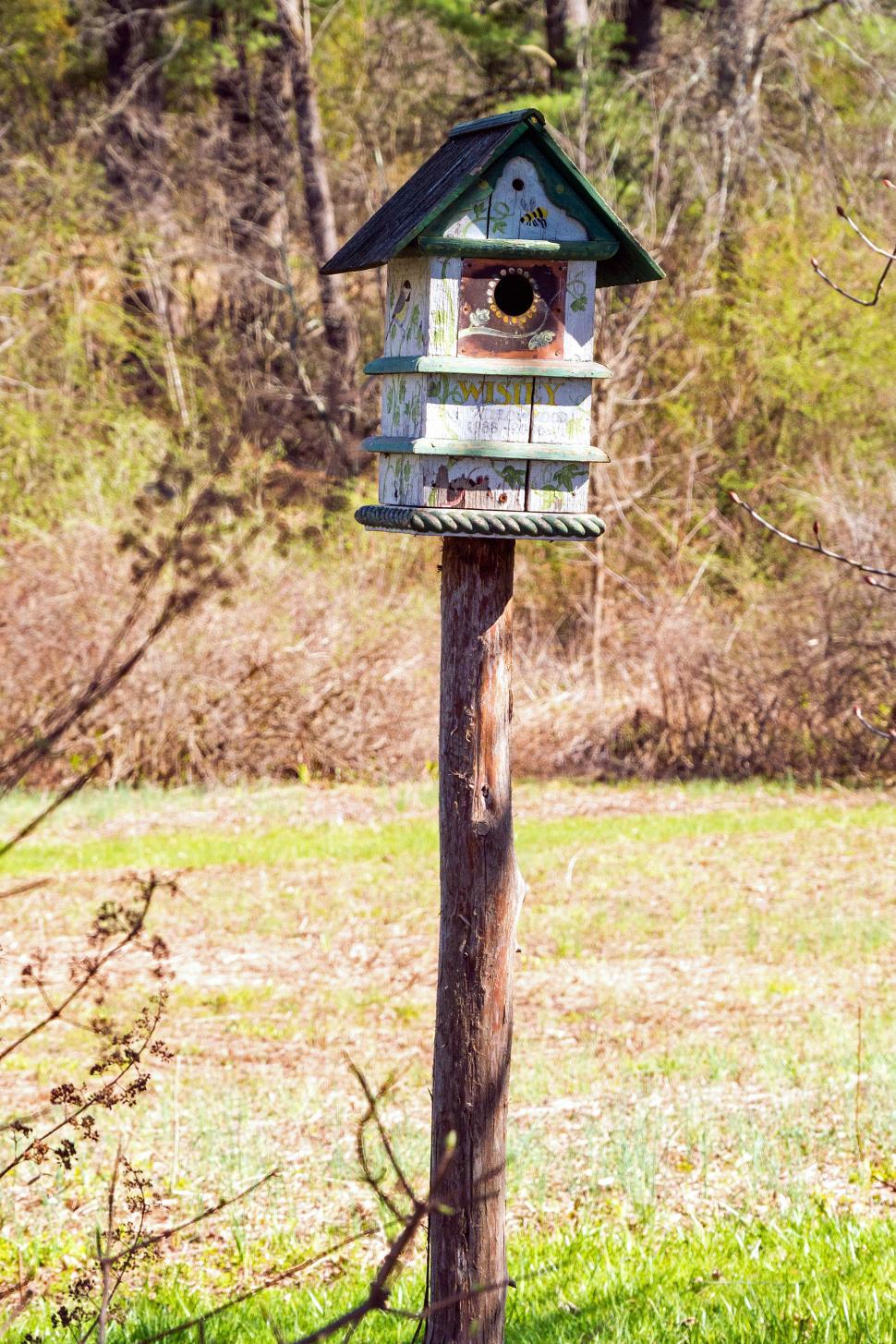 Free Image of Painted Birdhouse 