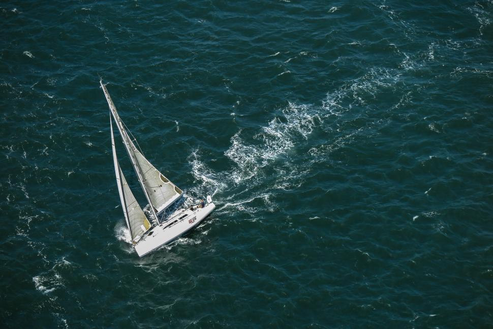 Free Image of Sailboat in the Bay 