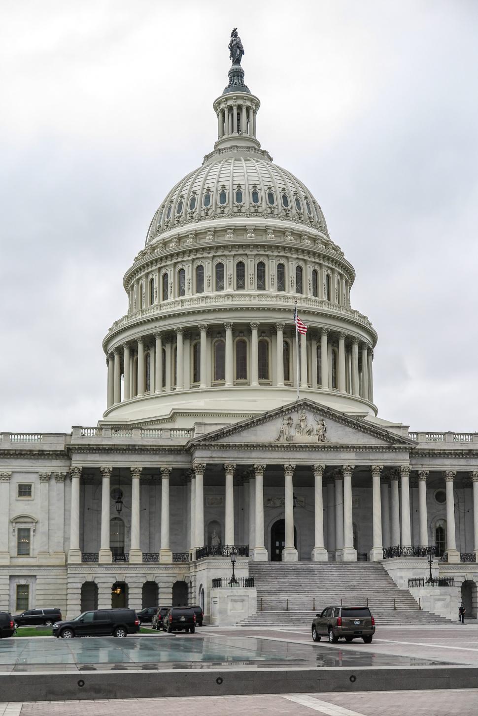 Free Image of Dome and SUVs at US Captiol 