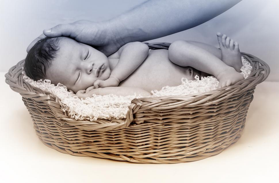 Free Image of Newborn Baby Sleeping - Smooth Colors 