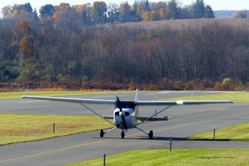 Free Image of Airplane Waiting For Takeoff 
