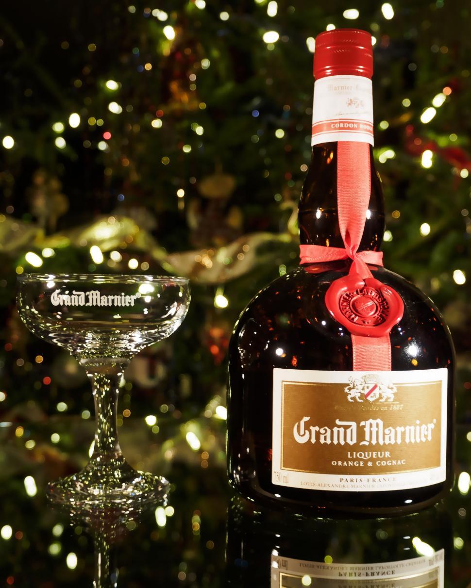 Free Image of Grand Marnier with glass 