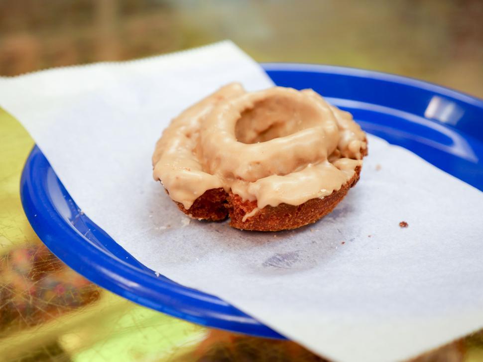 Free Image of Maple cake donut 