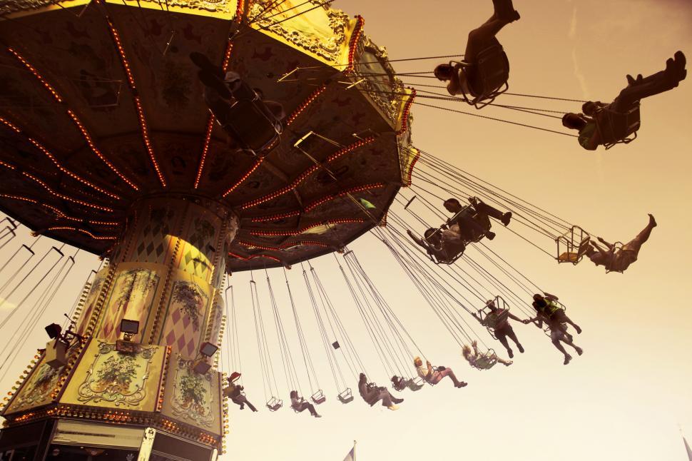 Free Image of Amusement park rides 