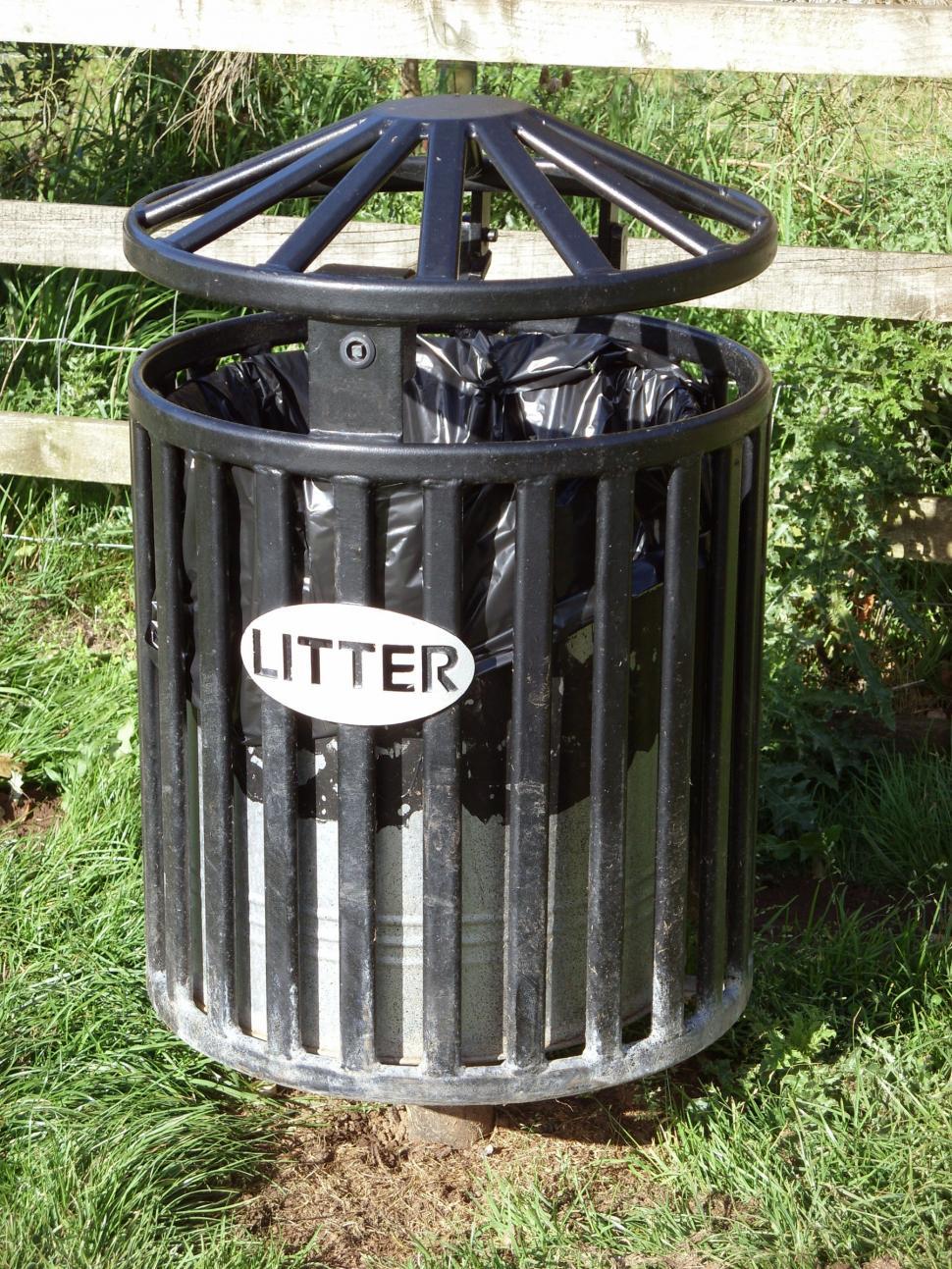 Free Image of Litter bin 