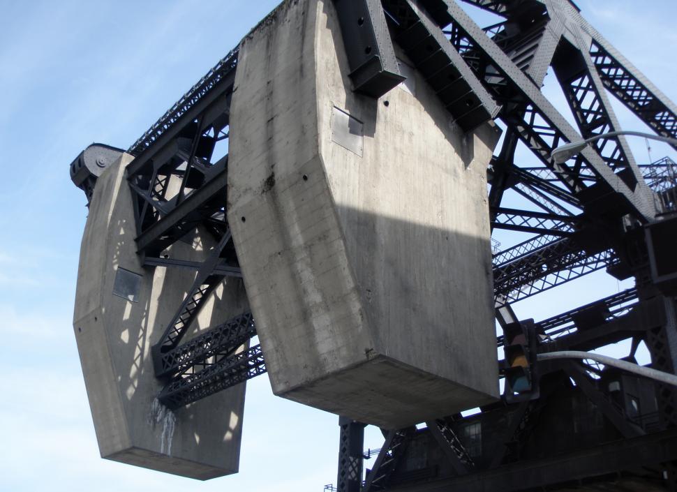 Free Image of Close up of Third street bridge 
