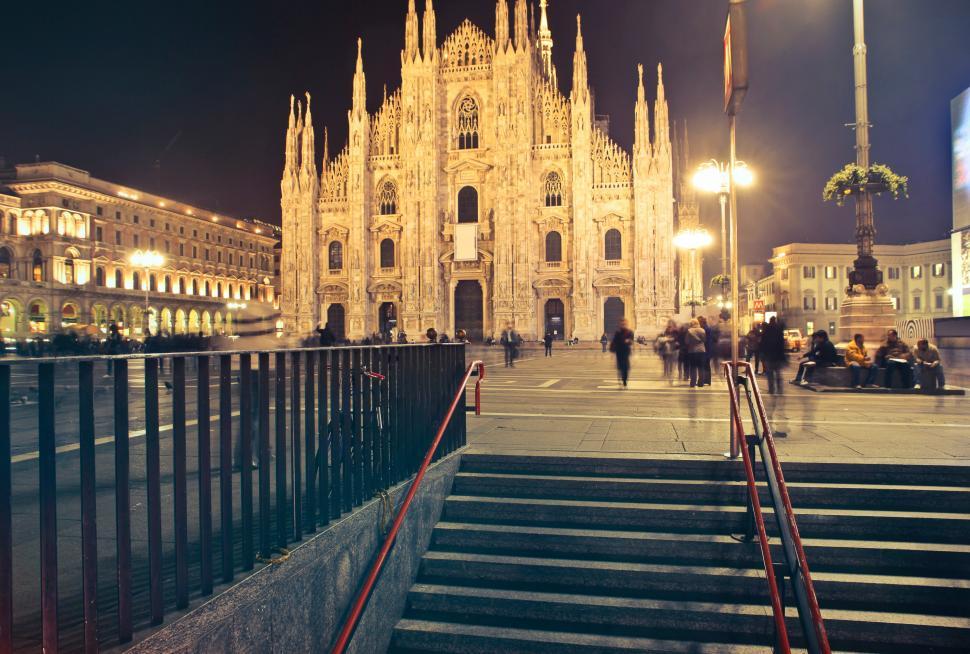 Free Image of Night View of Milan Cathedral 