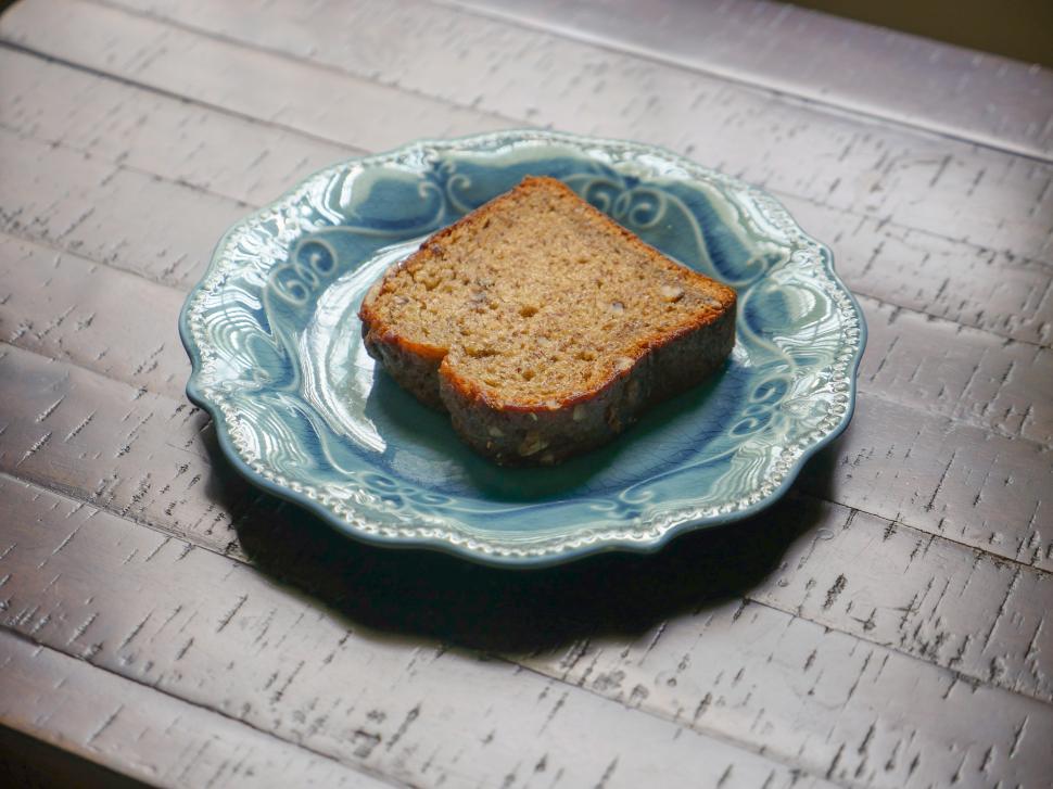 Free Image of Banana nut bread 