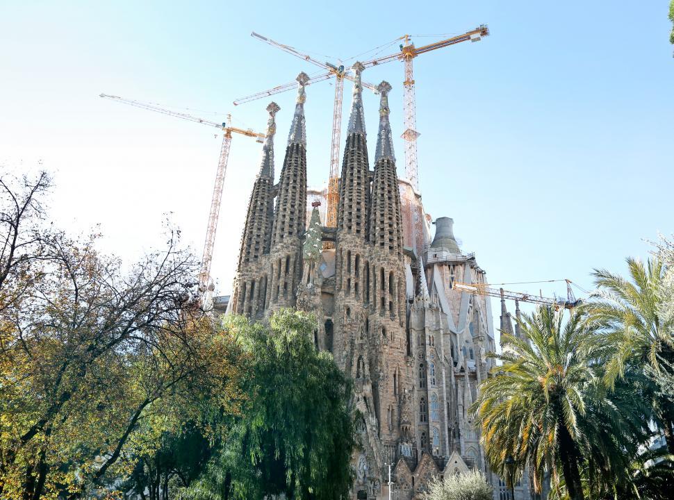 Free Image of Sagrada familia under construction 