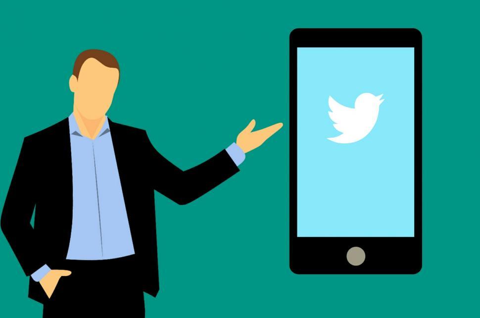 Free Image of Twitter - mobile device and social media app 