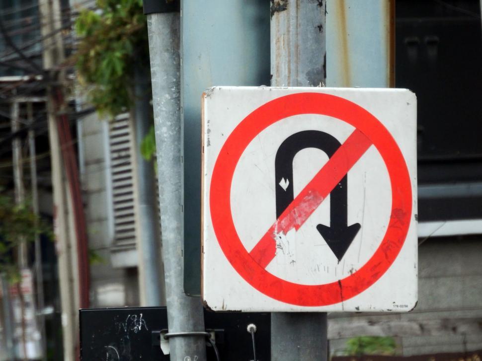 Free Image of No U Turn Road Sign in Urban Setting  
