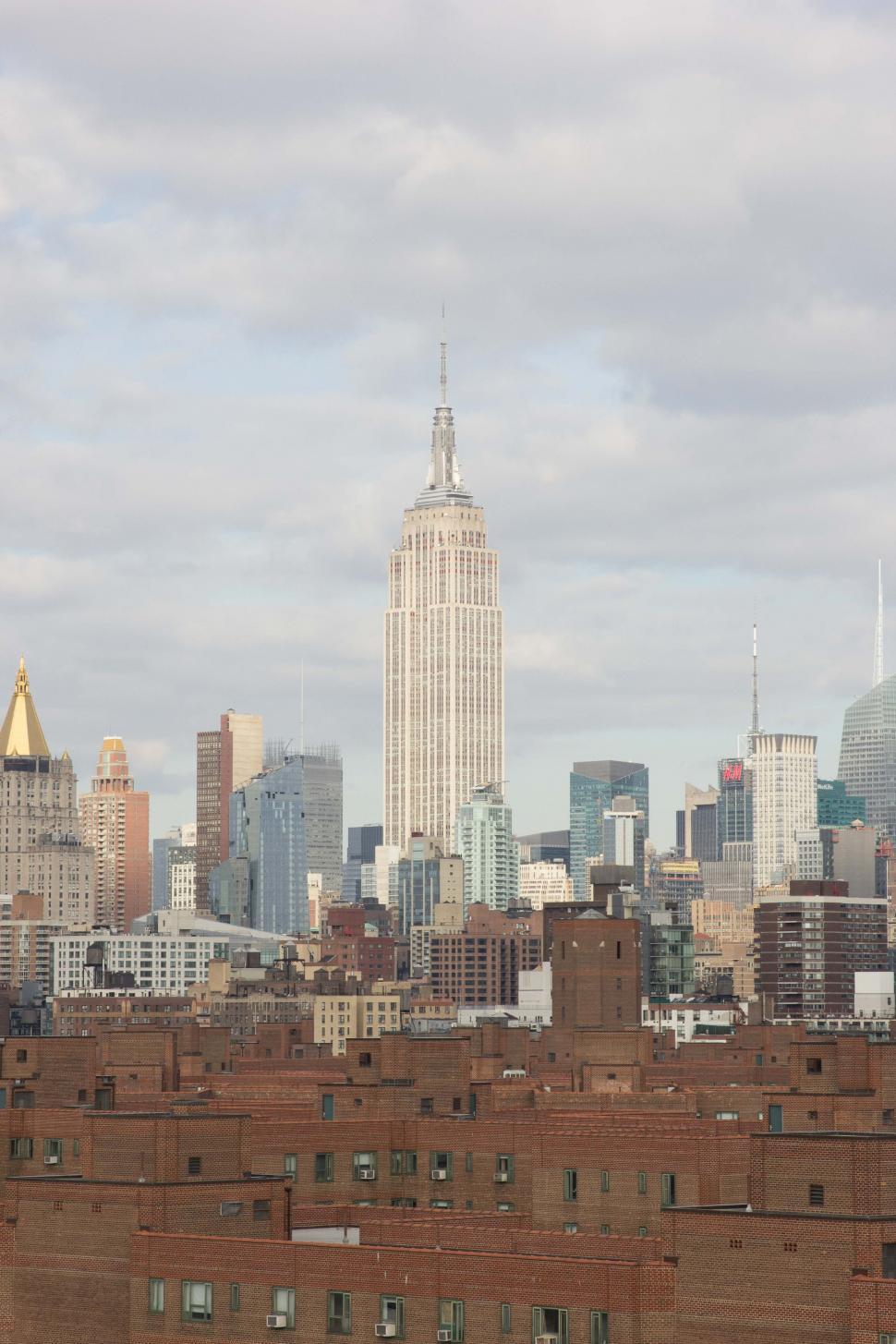 Free Image of Empire State Building in Manhattan 