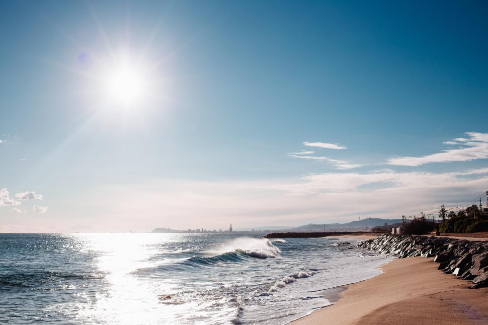 Free Image of Sunshine on the beach 