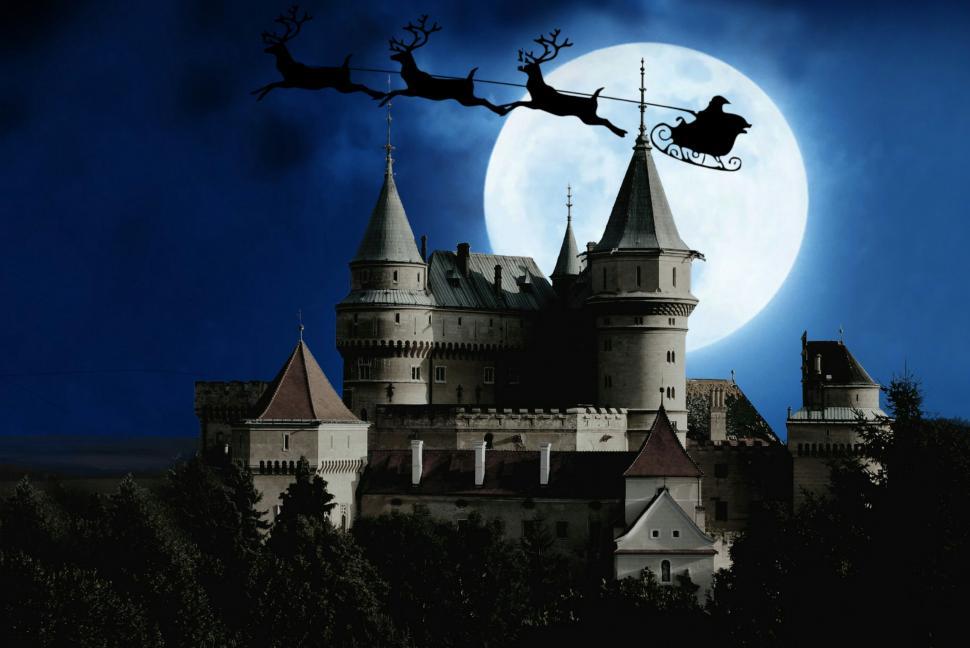 Free Image of Christmas Eve  