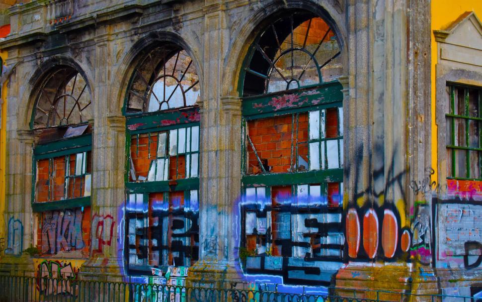 Free Image of Urban Aesthetic - Derelict Building with Graffiti - Porto - Port 
