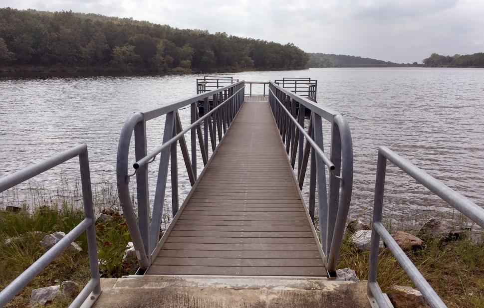 Free Image of Boat dock at lake  