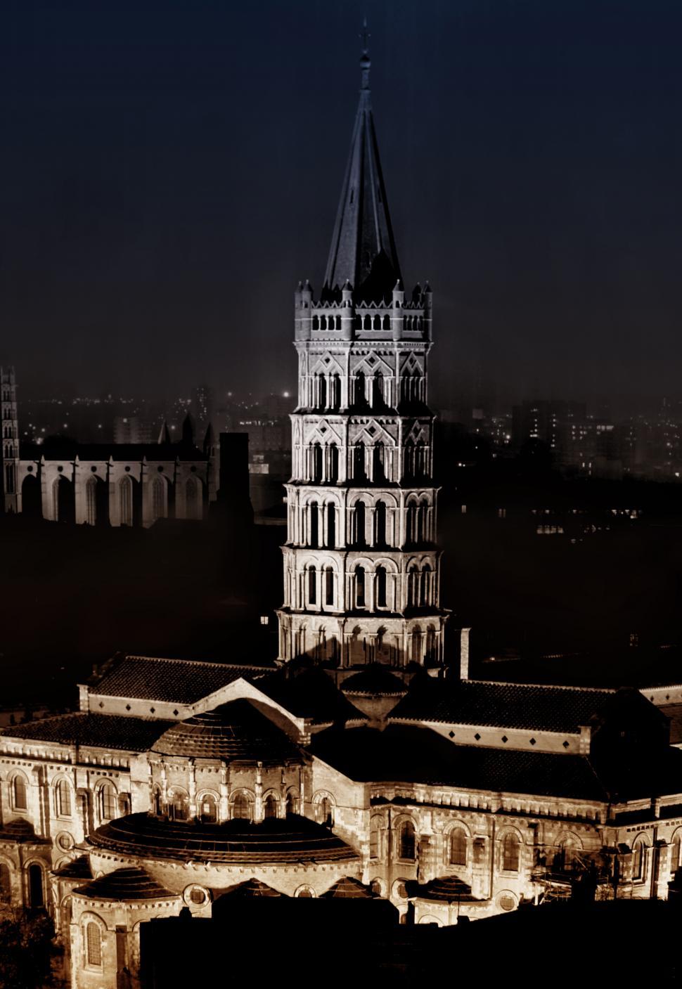 Free Image of Basilica of Saint Sernin at Night - Toulouse - France 