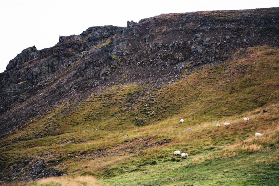 Free Image of Crumbling rocky cliffs 