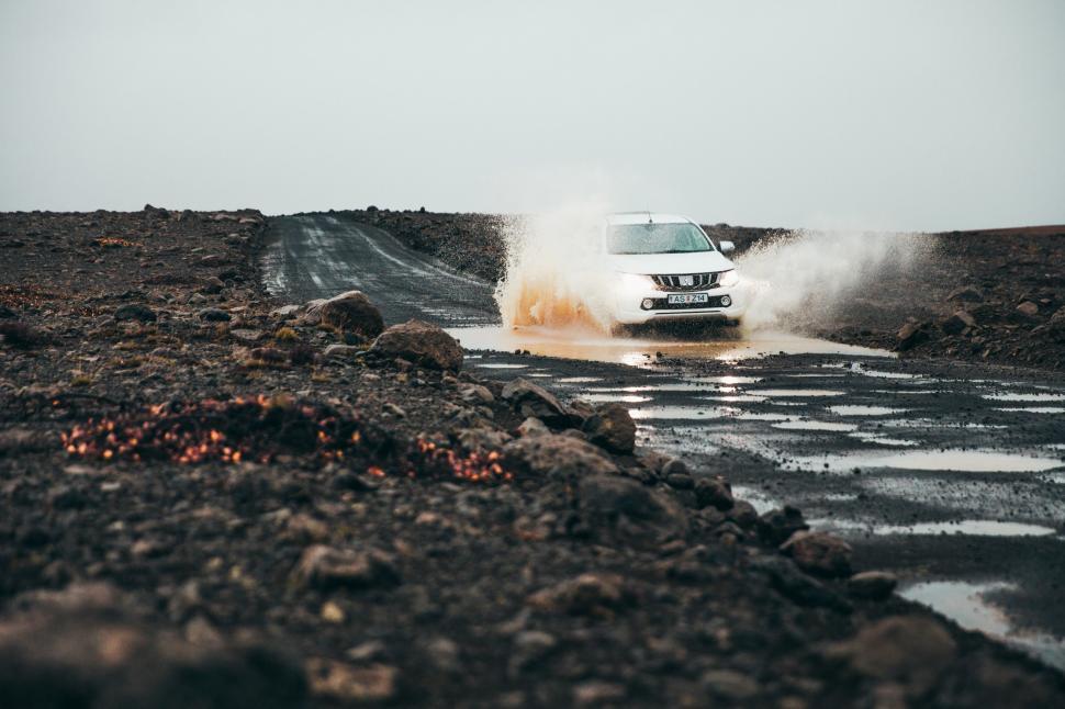 Free Image of Pick-up truck puddle splashing off-road 