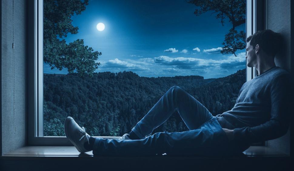 Free Image of night thinking  