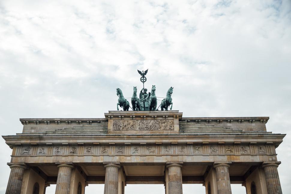 Free Image of Brandenburg Gate on a cloudy day 