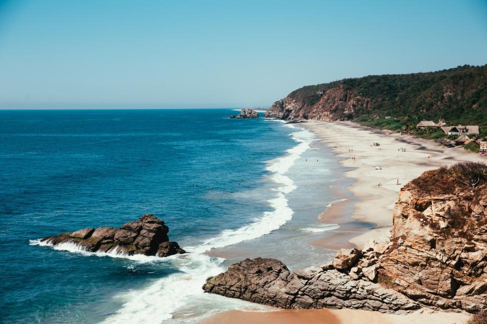 Free Image of Blue ocean with sandy beach 