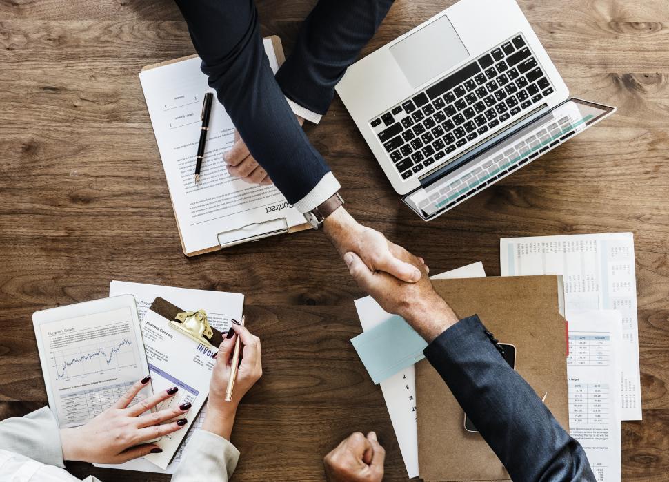 Free Image of Handshake between two businessmen on signing a contract 