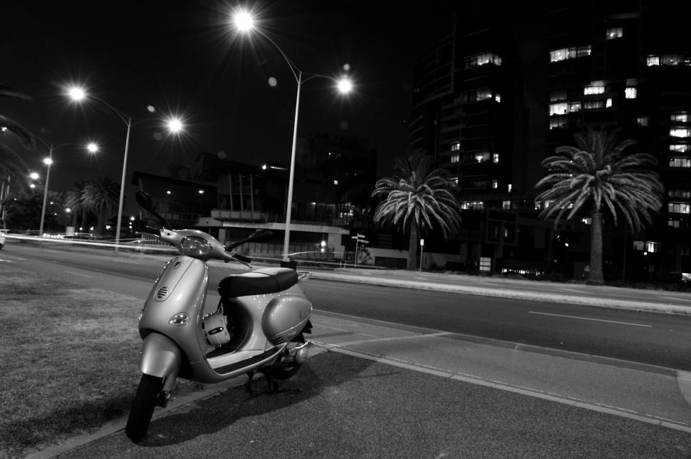 Free Image of Black & White Scooter 