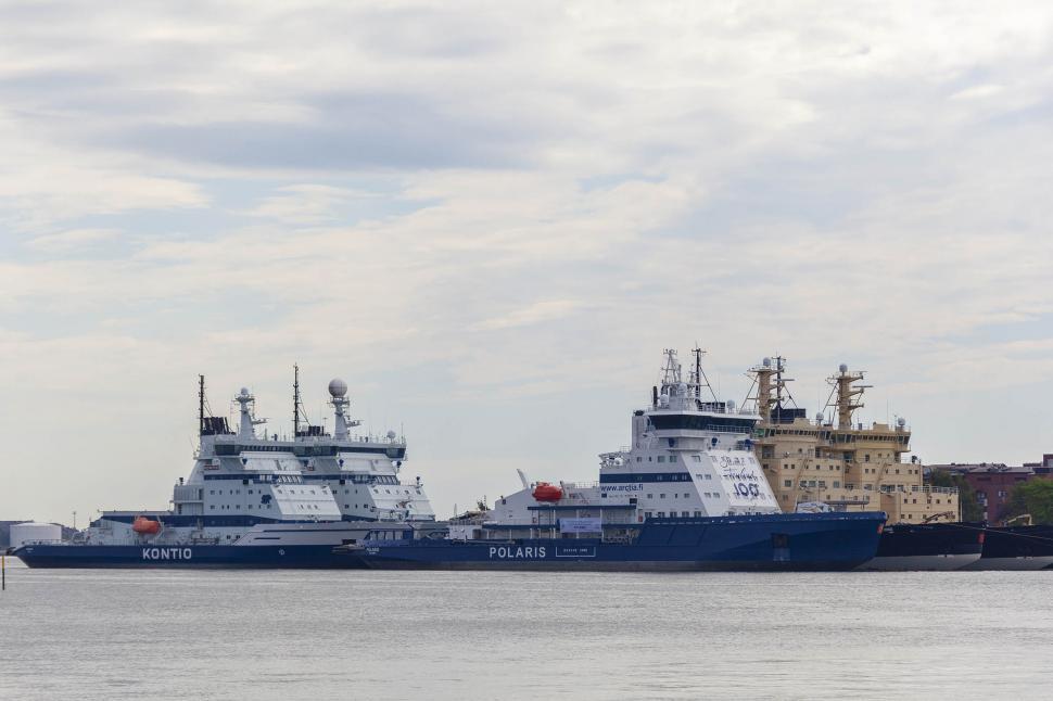 Free Image of Finnish icebreakers 