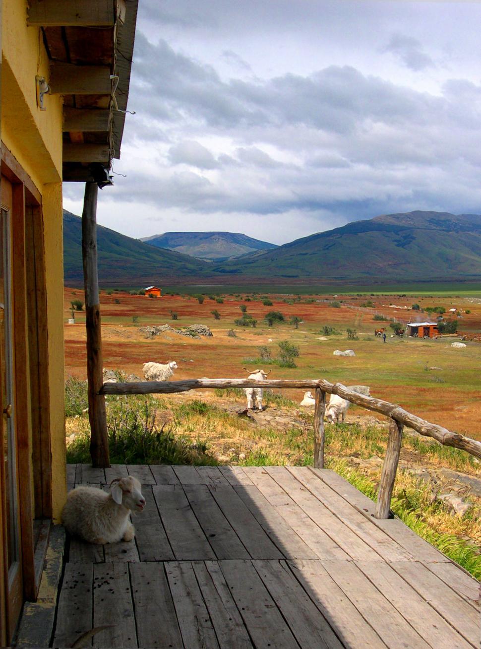 Free Image of Estancia Porch 
