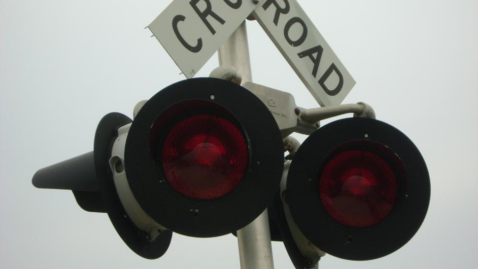 Free Image of Train and crossing 