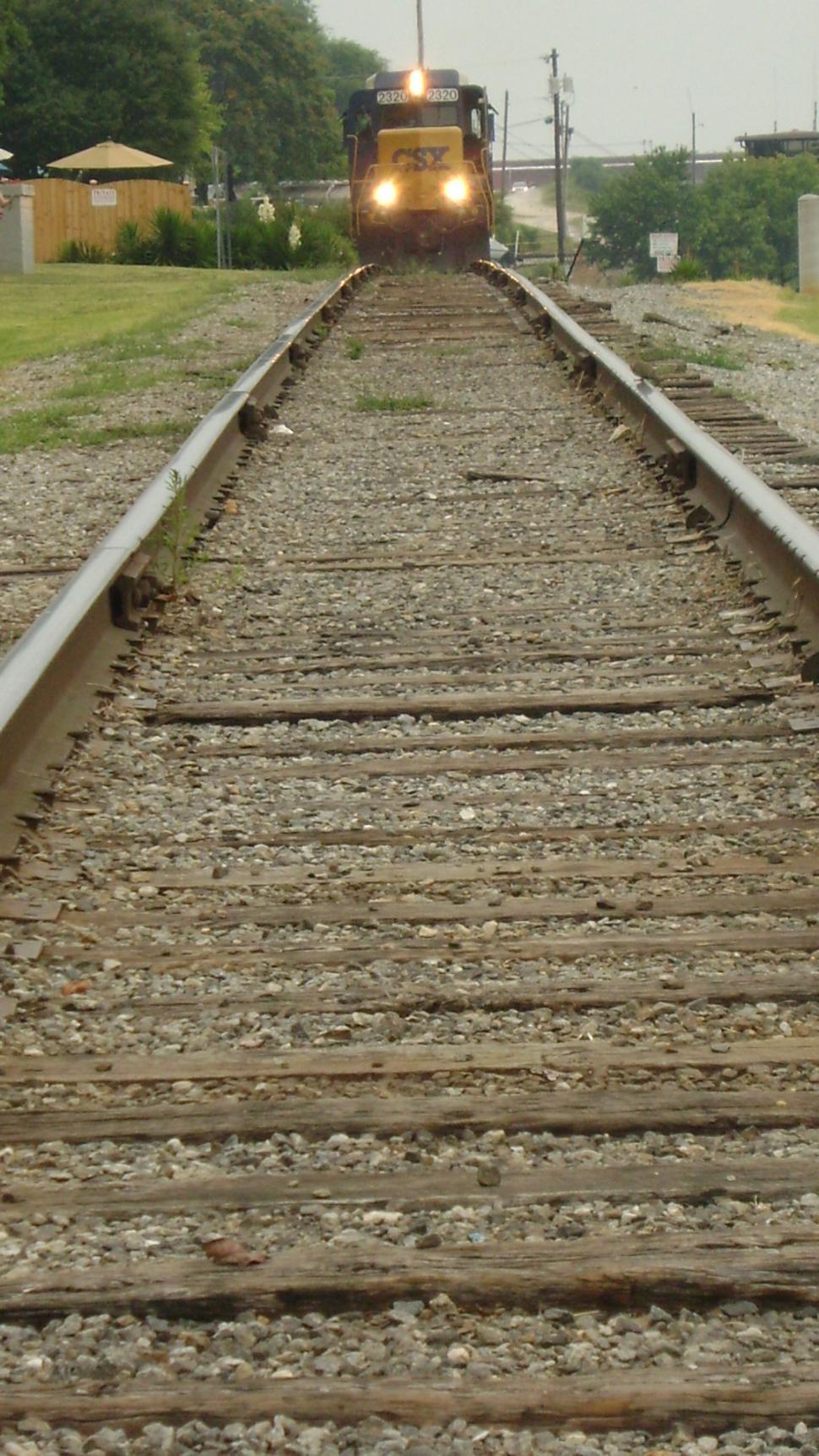Free Image of Train and crossing 