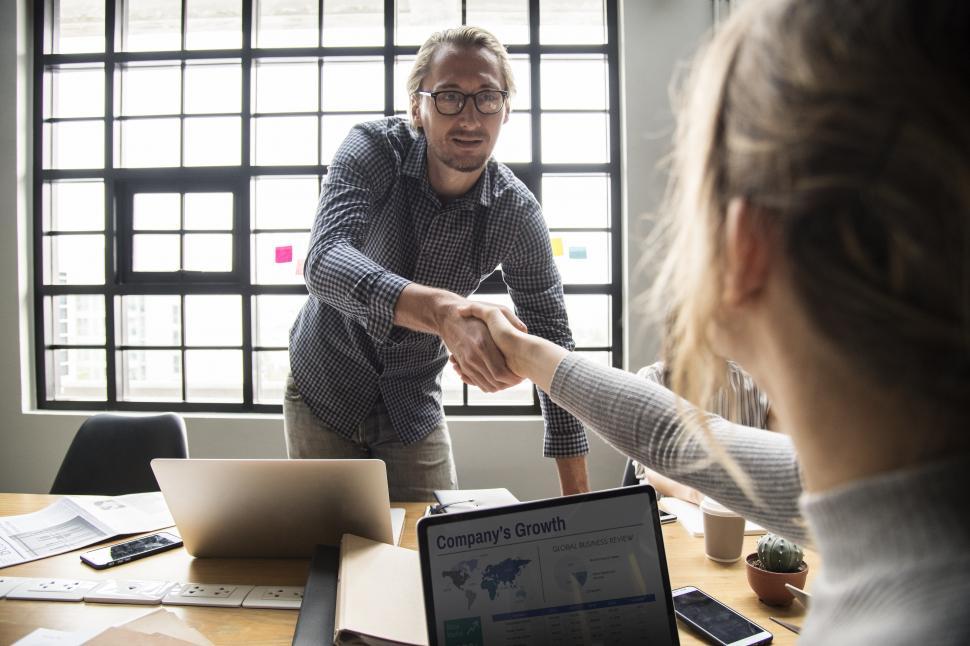 Free Image of Greeting a coworker for a meeting 