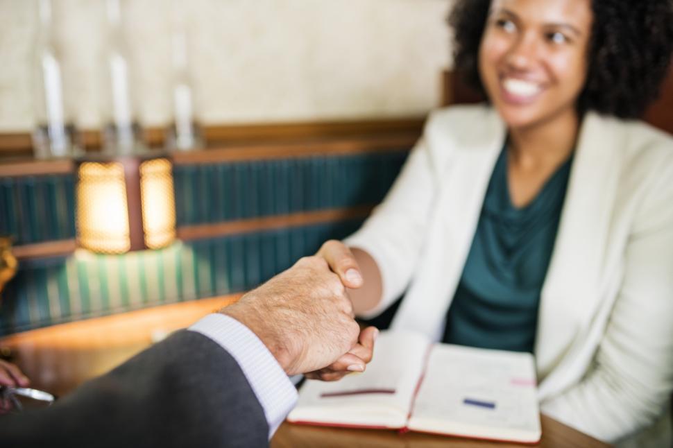 Free Image of Polite handshake between two business people 