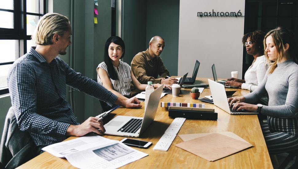 Free Image of Group working together at an office 