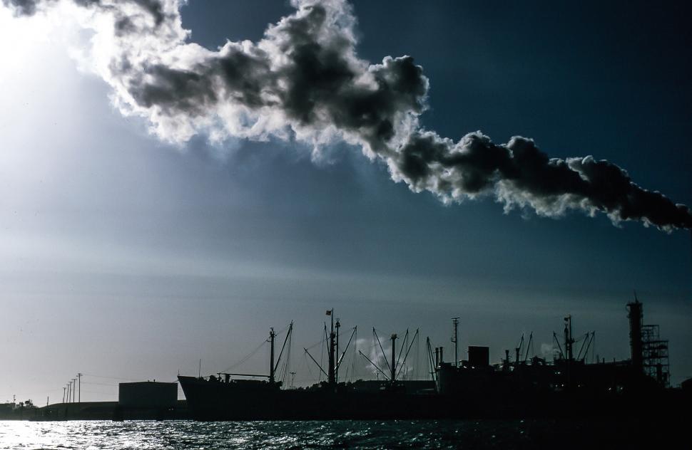 Free Image of Factory smoke 