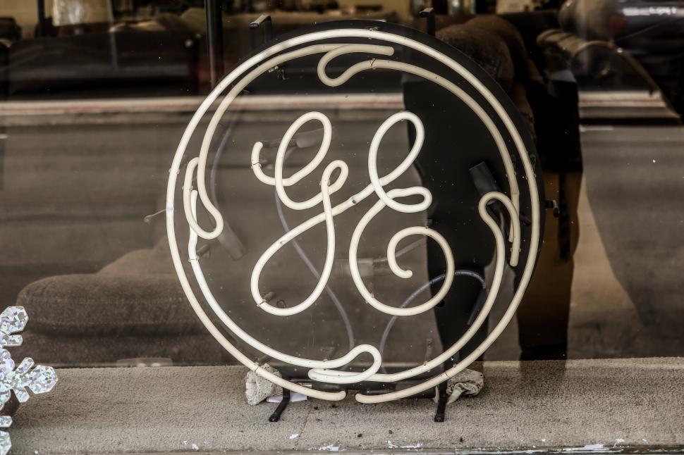 Free Image of Logo in Neon 