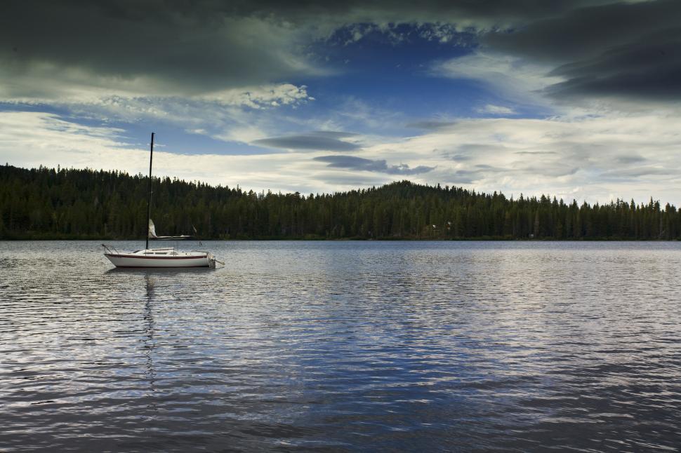 Free Image of peaceful lake with sailboat in California 