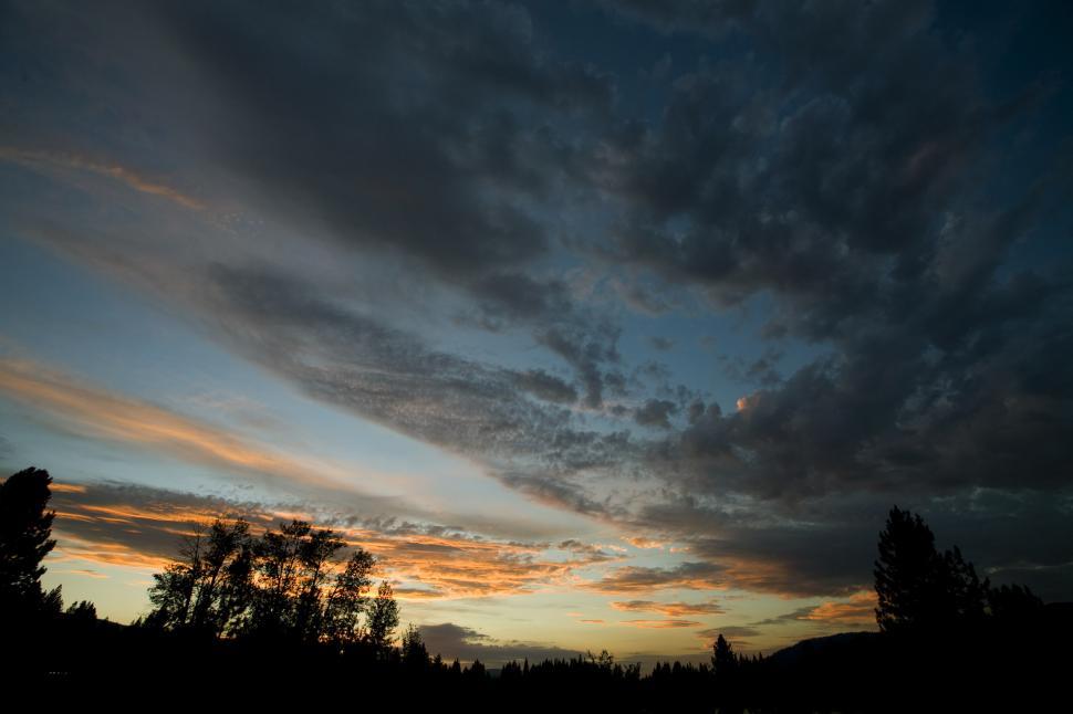 Free Image of sunset over sky 